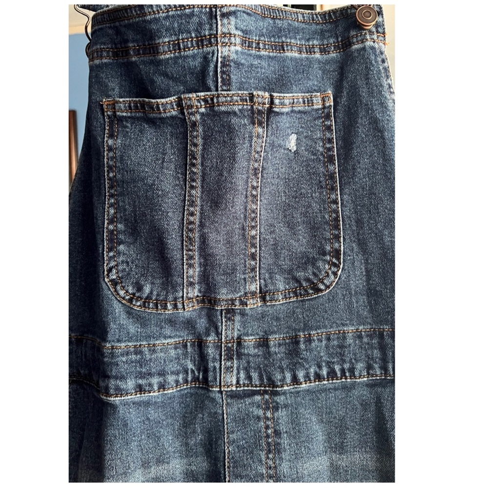Cute overall shorts! Never worn! - Picture 4 of 6